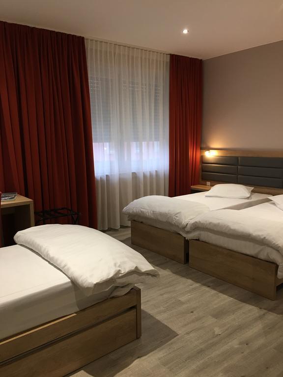 Auberge La Veranda Hesperange Luaran gambar